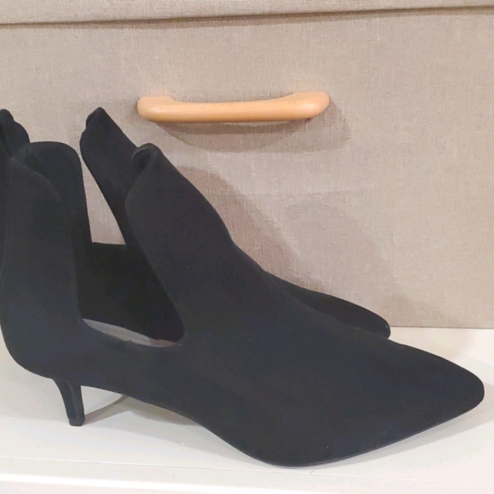 H&M slip on black suede booties